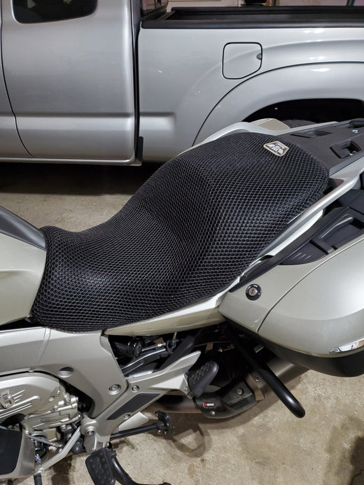 Wind Rider mesh seat cover on a BMW K 1600 GTL